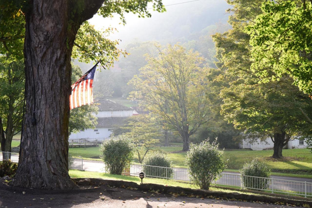 The Inn At Warm Springs Esterno foto